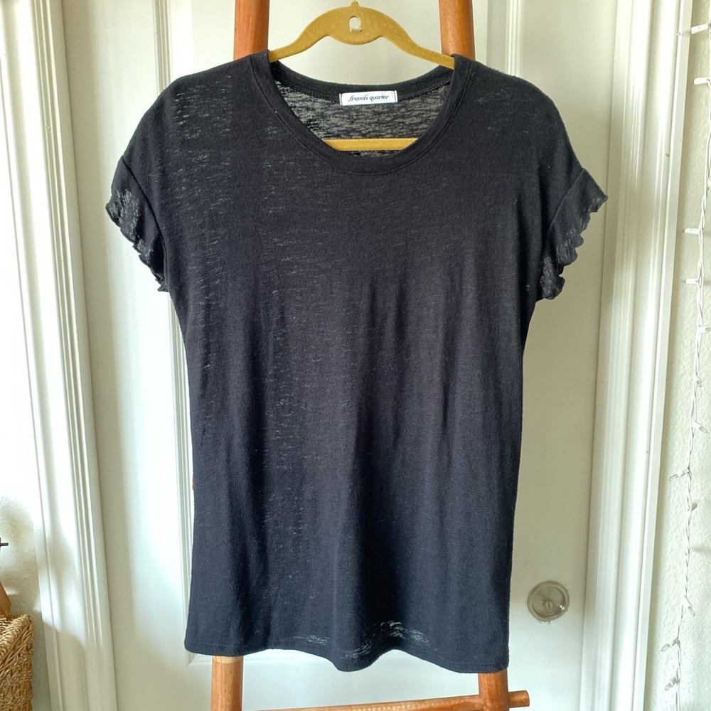 Black sleeve T-shirt